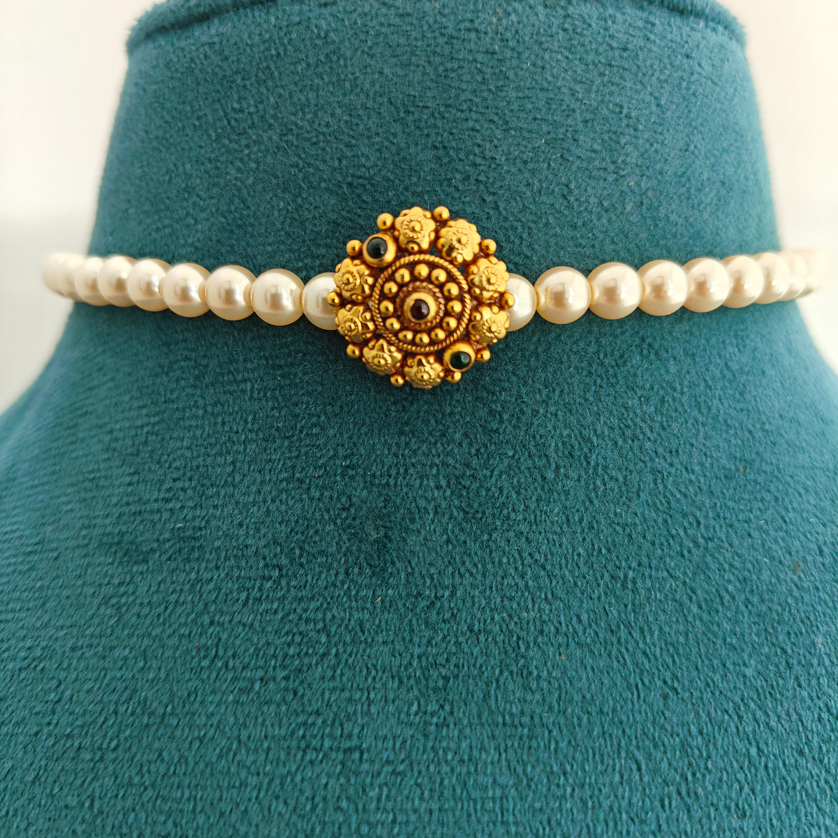 92.5 silver flower design pendent with pearls chocker-RCH1377