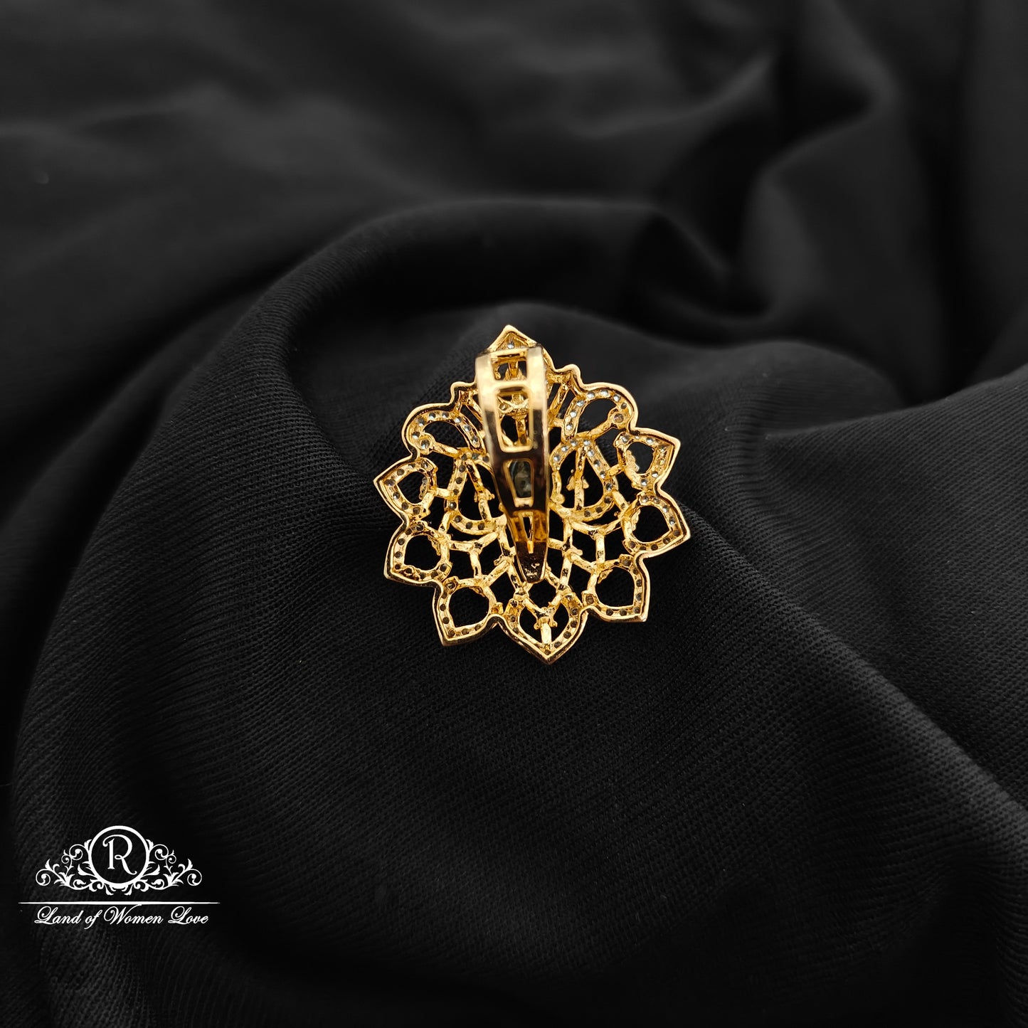 92.5 Silver diamond finishing flower design pendent -RCR193