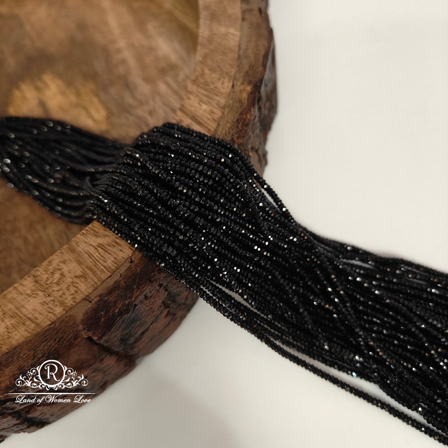 BLACK SPINALS BEADS-RCMR37