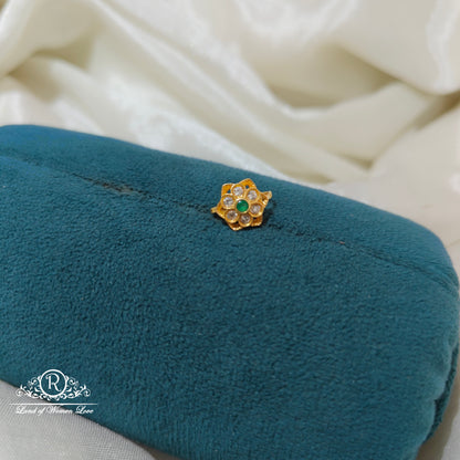 92.5 Silver flower design with green stone nosepin-RCR098
