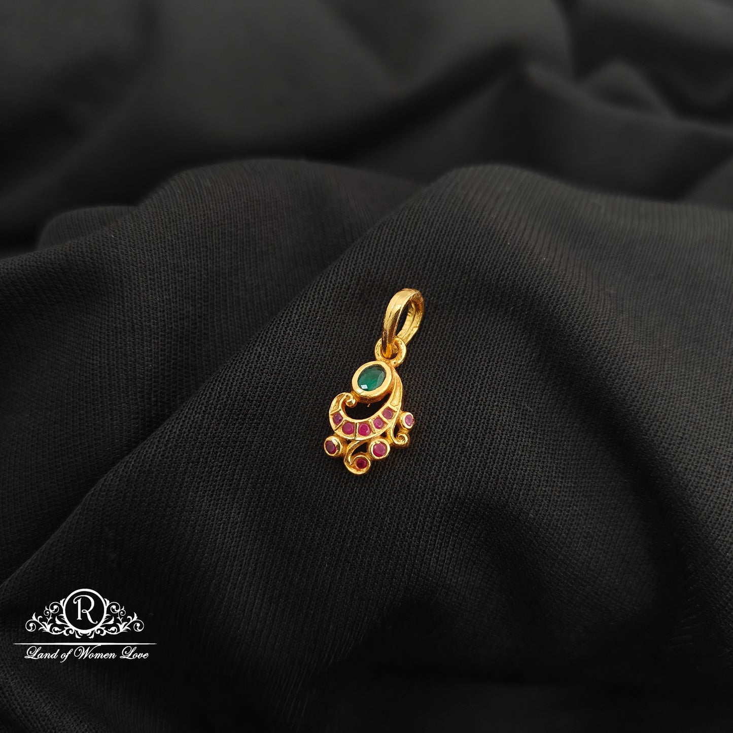 92.5 Silver flower design with gold polish locket-RCR260